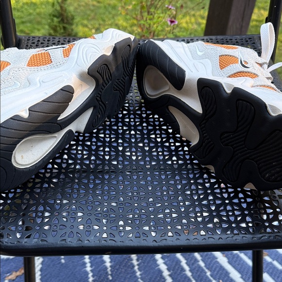 Nike Women's Sneakers in Orange and White - Picture 7 of 9